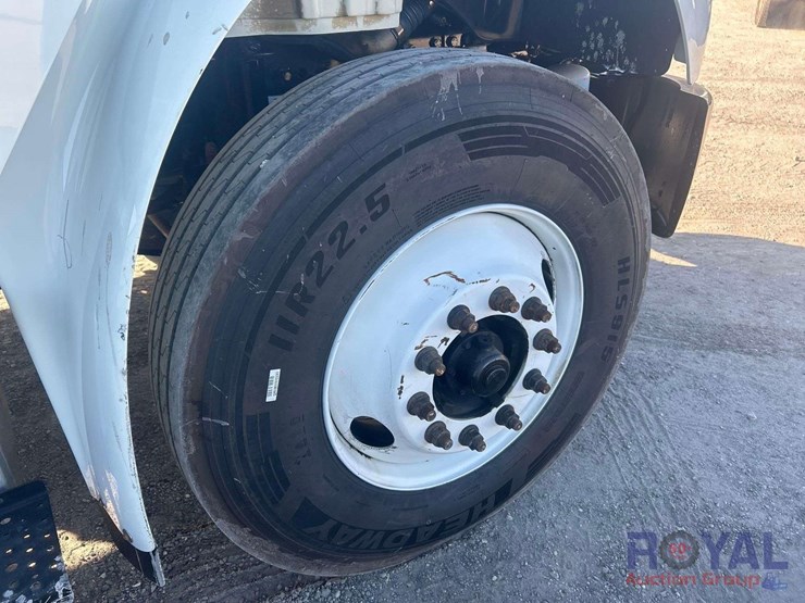 2019-freightliner-m2-106-landscape-dump-truck-image-19
