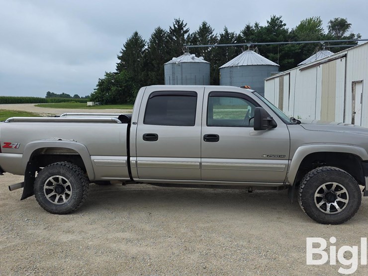 2002-chevrolet-silverado-2500-image-4