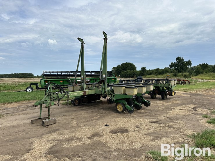 john-deere-7200-image-1