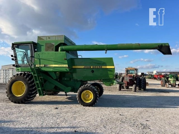 1988-john-deere-8820-titan-ii-image-4