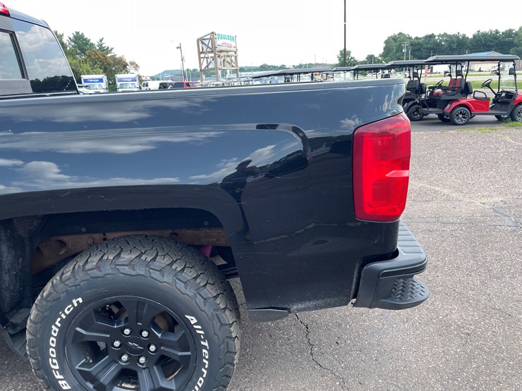 2018-chevrolet-silverado-1500-z71-image-27