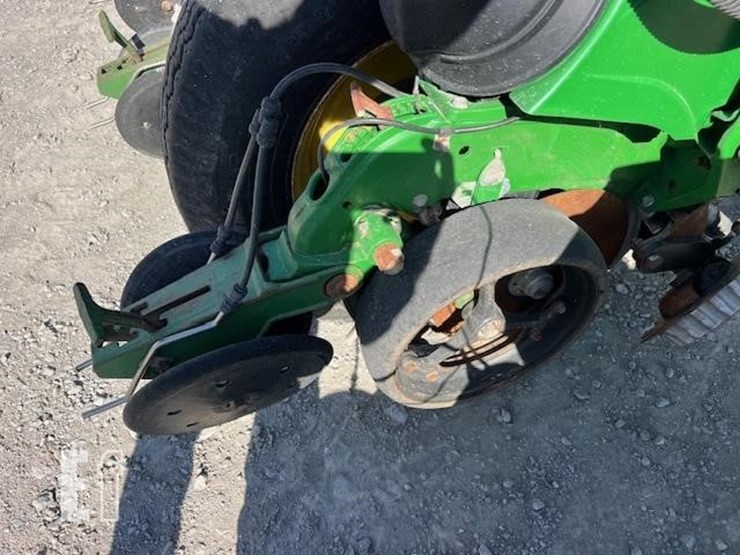 2009-john-deere-1770nt-image-32