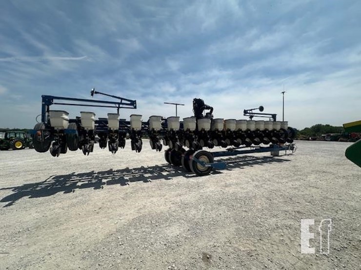 2011-kinze-3660-image-6
