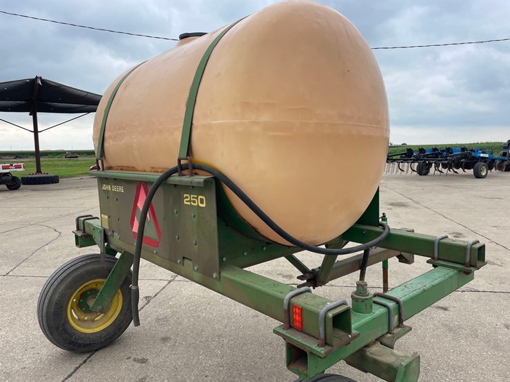 john-deere-250-image-9