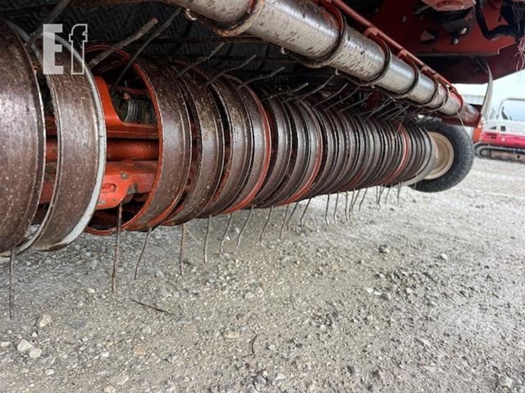 hesston-856a-image-14