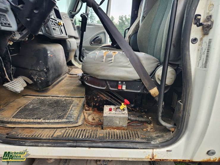 2007-international-durastar-4400-image-11
