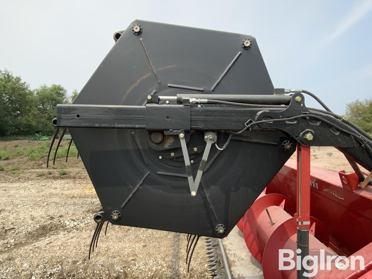 2011-case-ih-3020-image-11