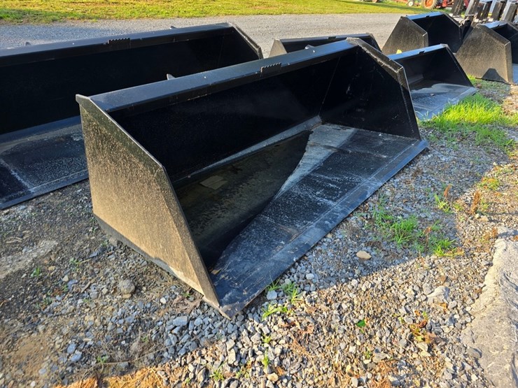 new-swict-84"-skidloader-material-bucket-image-4