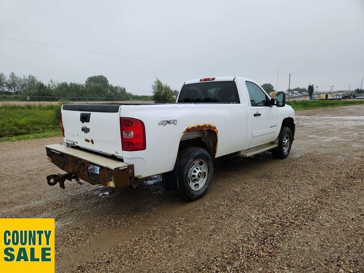 2014-chevrolet-silverado-2500hd-lt-image-4