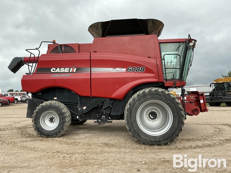 2011-case-ih-6088-image-4