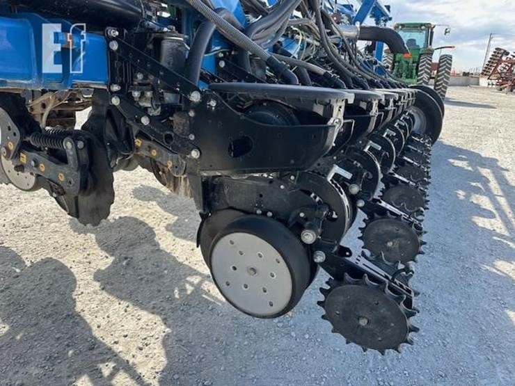 2014-kinze-4900-image-27