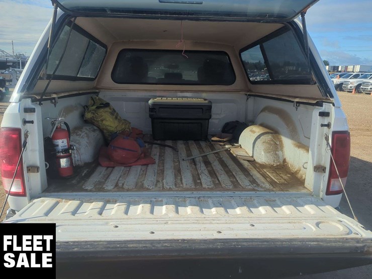 2011-ram-1500-slt-image-18