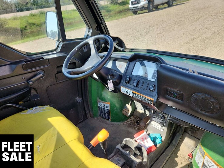 2015-john-deere-gator-image-16