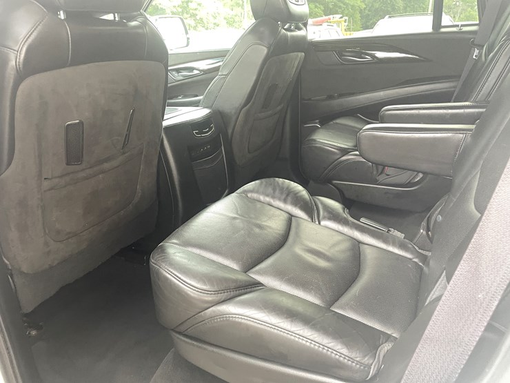2017-cadillac-escalade-image-69