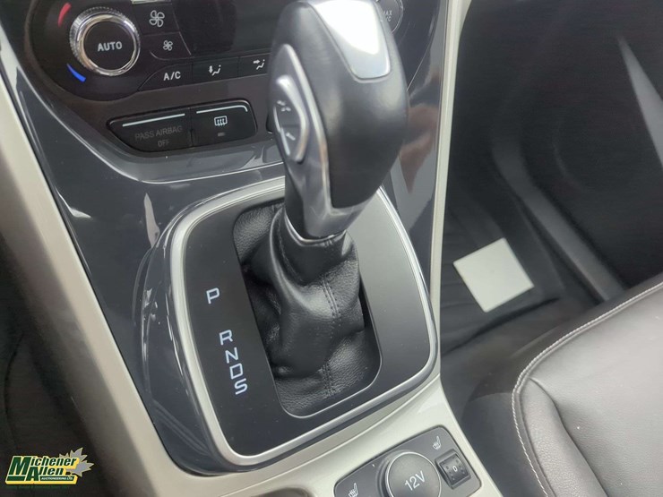 2013-ford-escape-sel-image-11