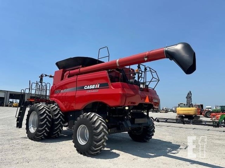 2009-case-ih-8120-image-4