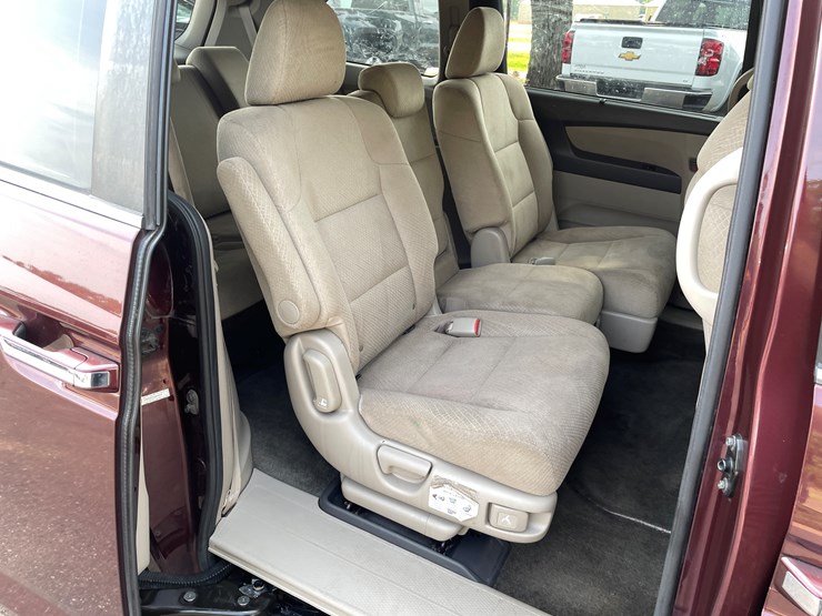2014-honda-odyssey-image-60