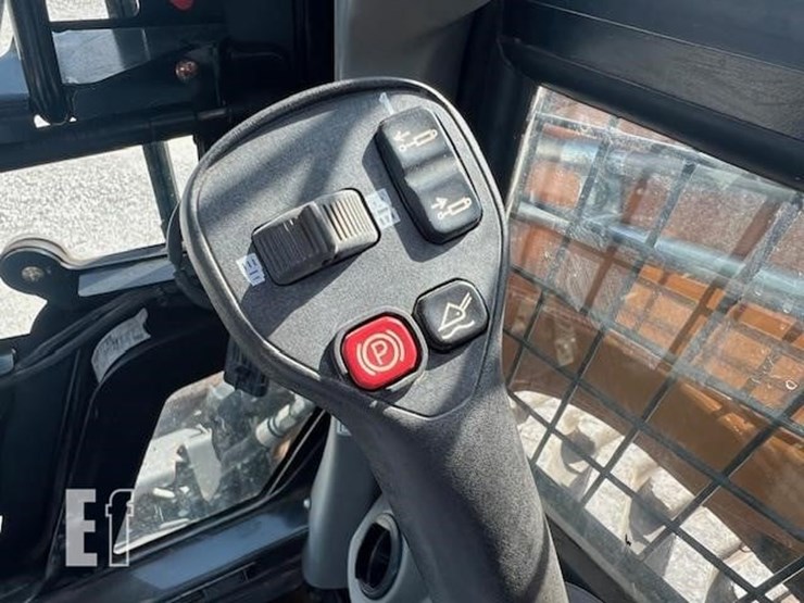 2022-case-sr240b-image-16