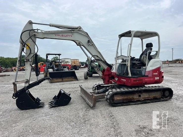 takeuchi-tb260-image-3