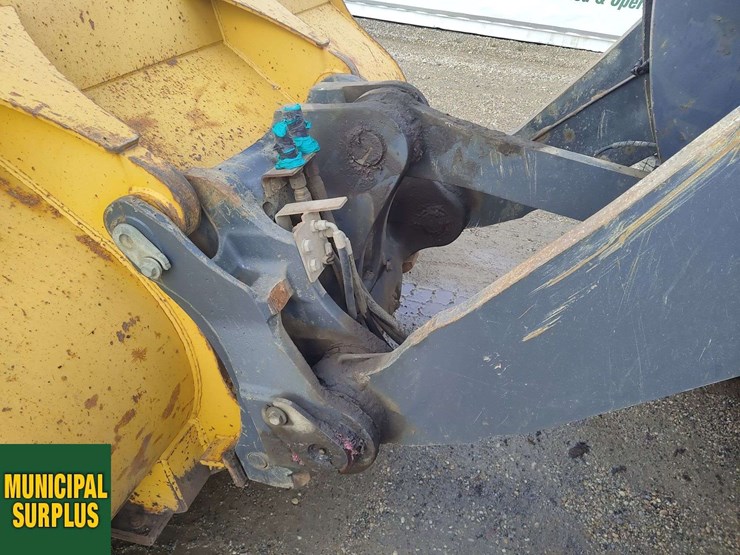 2017-deere-724k-image-18