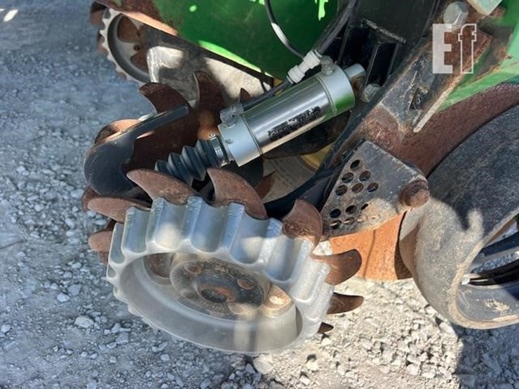2009-john-deere-1770nt-image-71