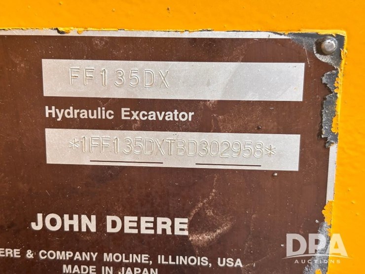 2012-deere-135d-image-64