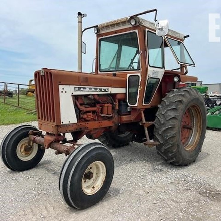 1965 INTERNATIONAL 806