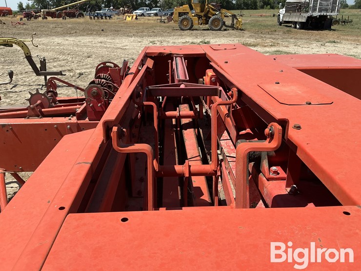 massey-ferguson-128-image-14