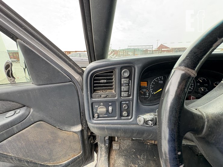 1999-chevrolet-silverado-2500-image-18