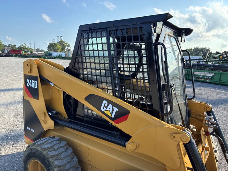 2019-caterpillar-246d-image-27