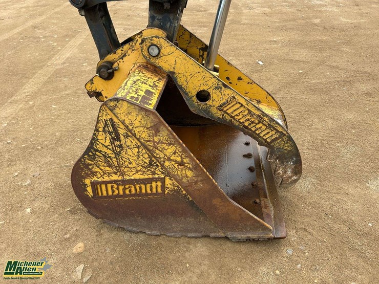 2014-deere-85g-image-9