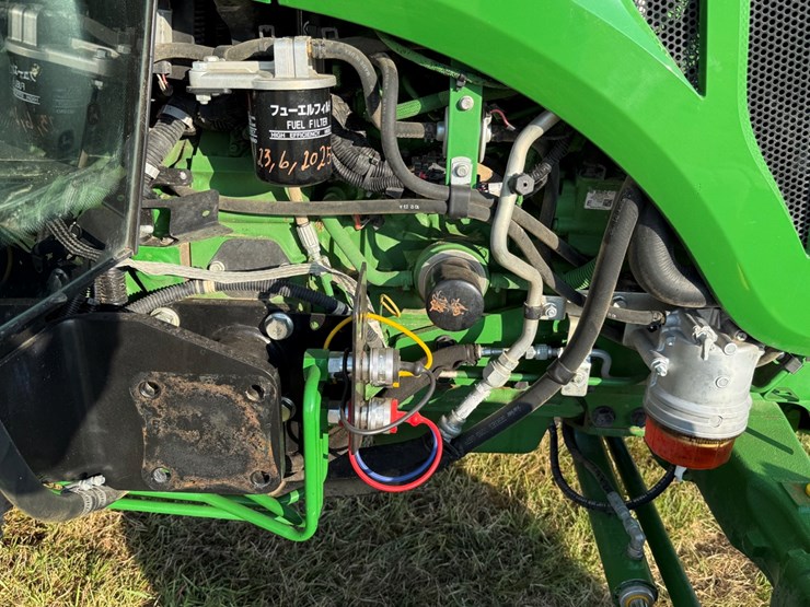 john-deere-4052r-image-6