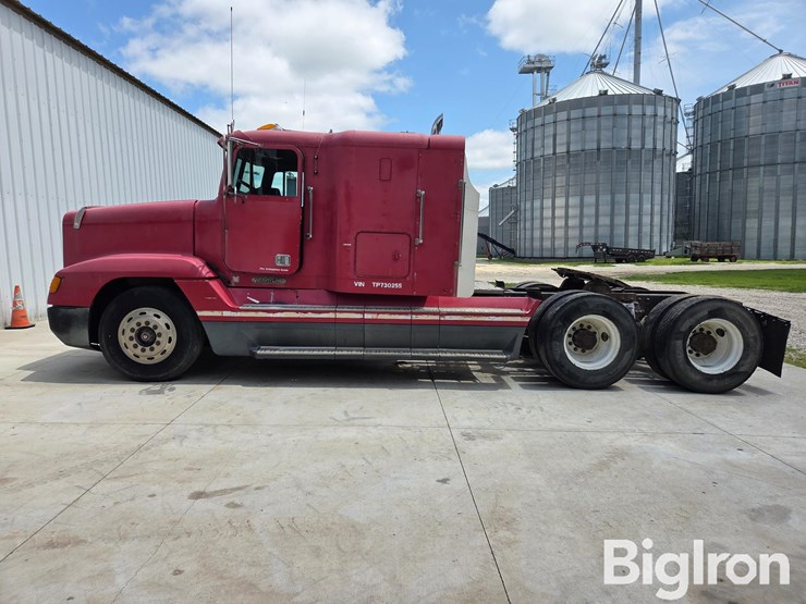 1996-freightliner-fld120-image-8