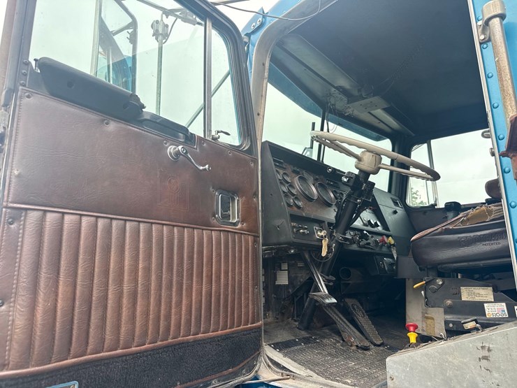 1987-kenworth-t600-image-32