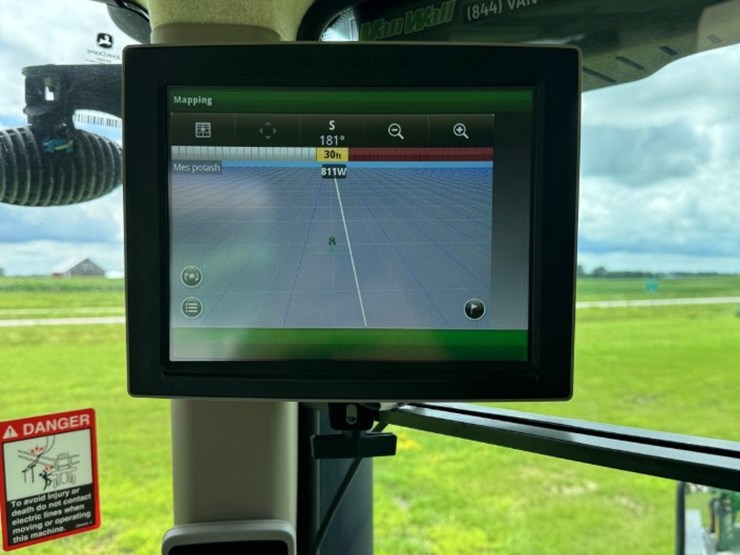 2020-john-deere-f4365-image-14