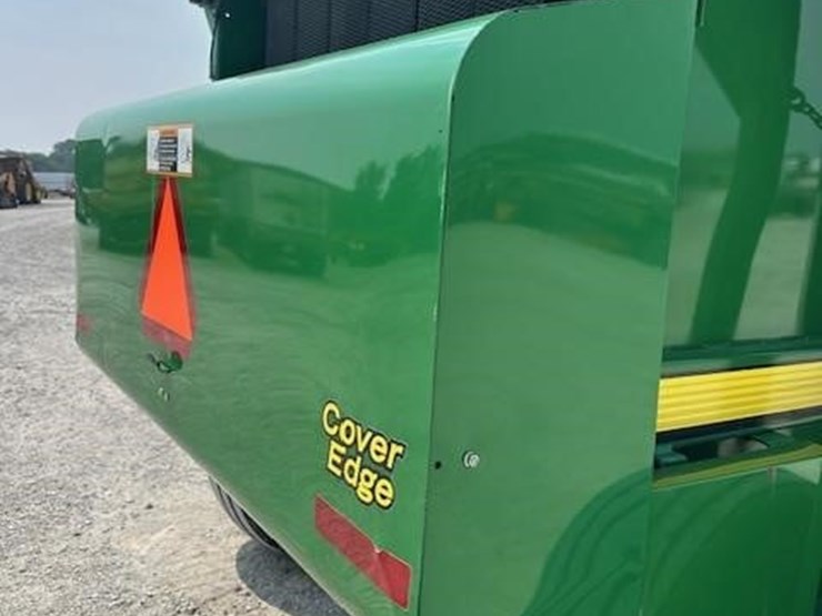 2009-john-deere-568-image-18