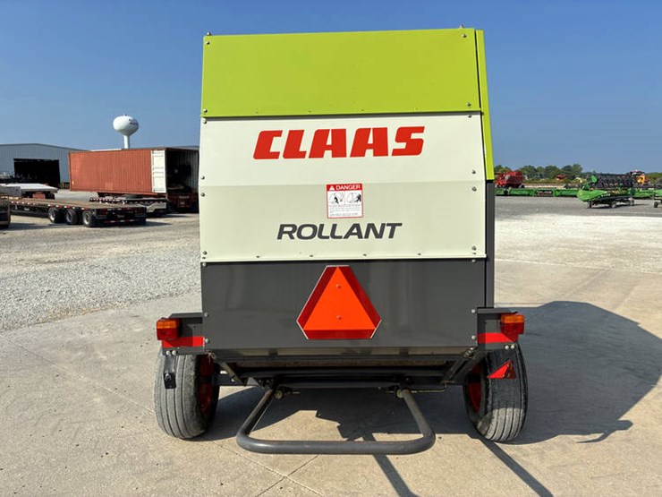 claas-rollant-260-image-9