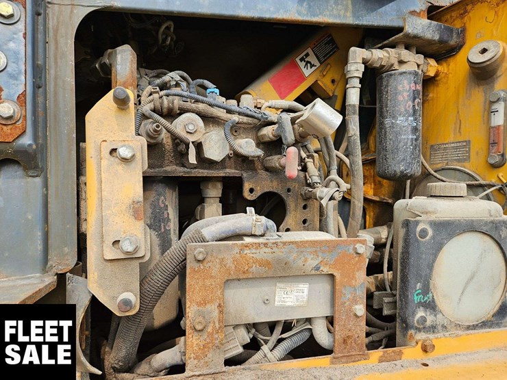 2013-deere-850j-image-29