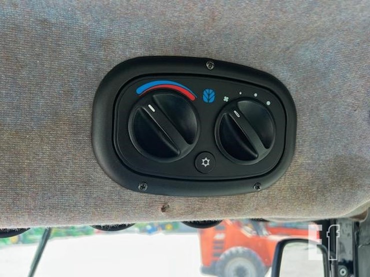 2002-new-holland-tn95f-image-32
