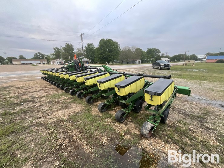 2013-john-deere-1720-image-5