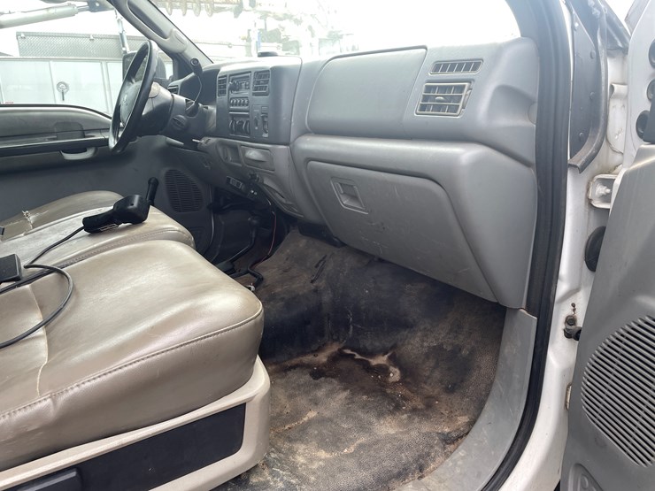 2003-ford-f550-image-86