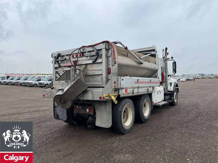 2011-international-workstar-7500-image-12