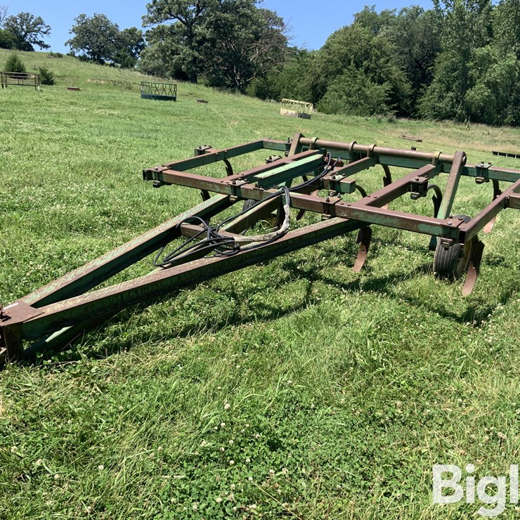 JOHN DEERE 1600