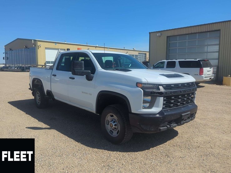 2020-chevrolet-silverado-2500hd-image-2