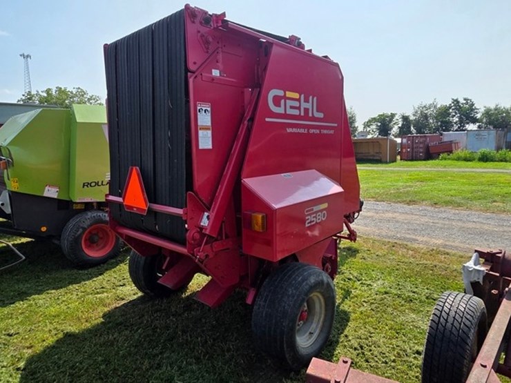gehl-2580-image-4