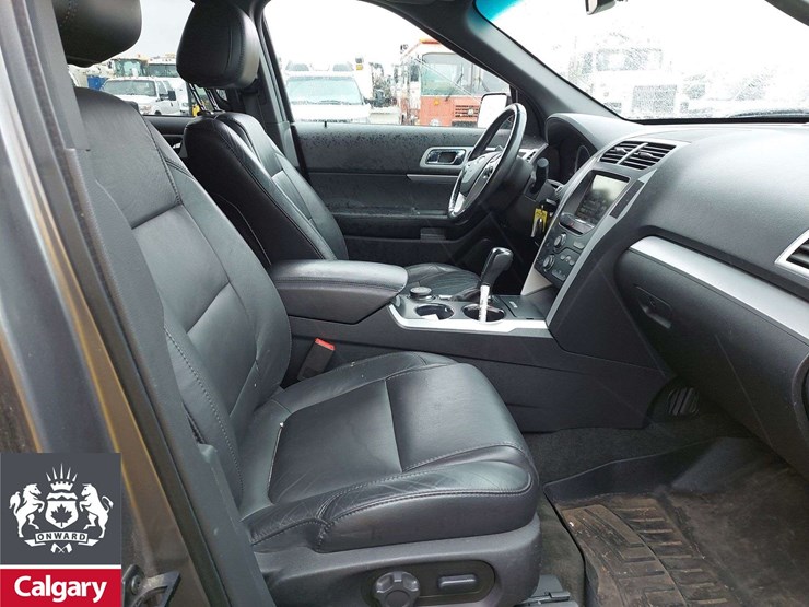 2014-ford-explorer-xlt-image-13
