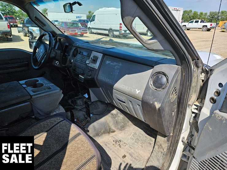 2011-ford-f350-image-18