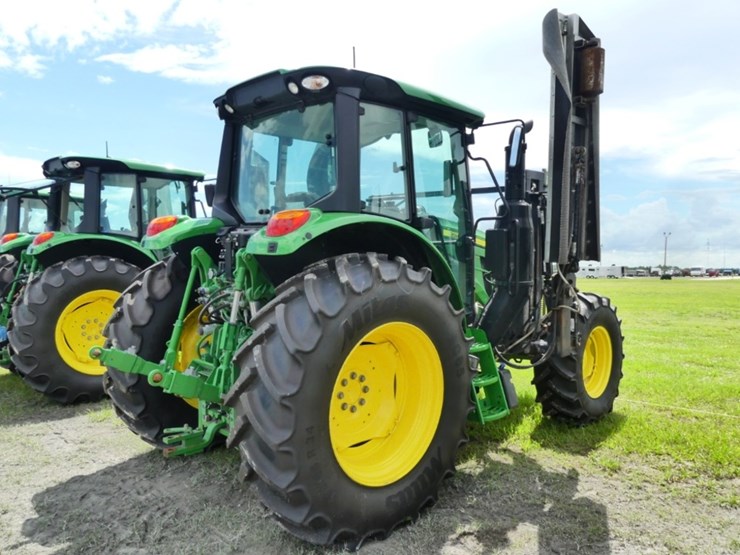 2024-john-deere-6110m-image-3