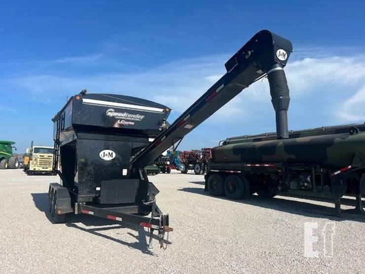 2019-j&m-lc390-image-9