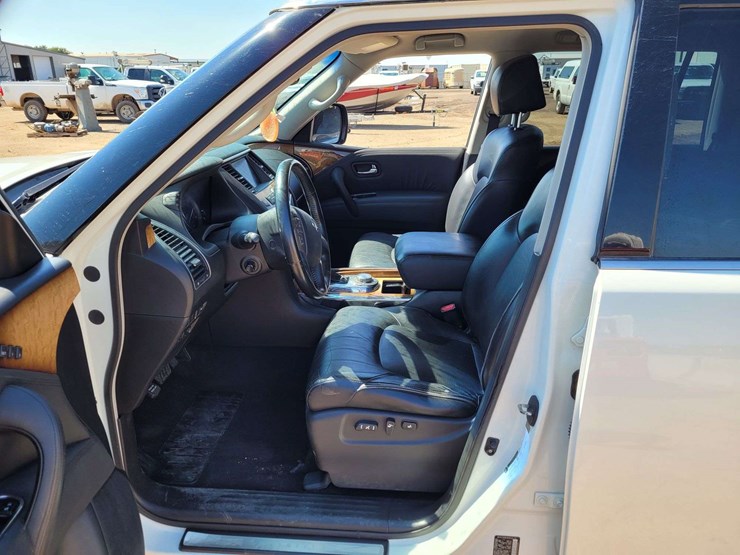 2012-infiniti-qx56-image-10